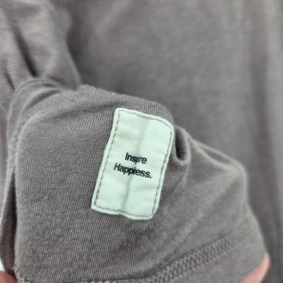 VOURI MEDIUM INSPIRE HAPPINESS CREW NECK SHORT SLEEVE DUSTY PURPLE SHIRT - Picture 4 of 4